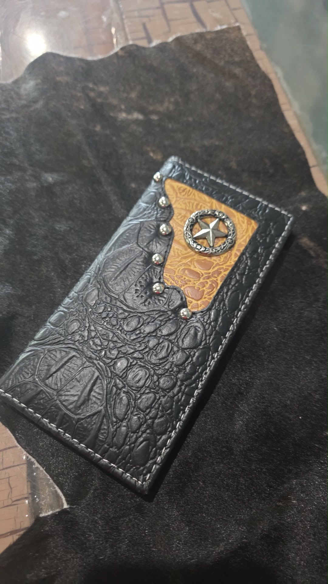 Checkbook Wallets