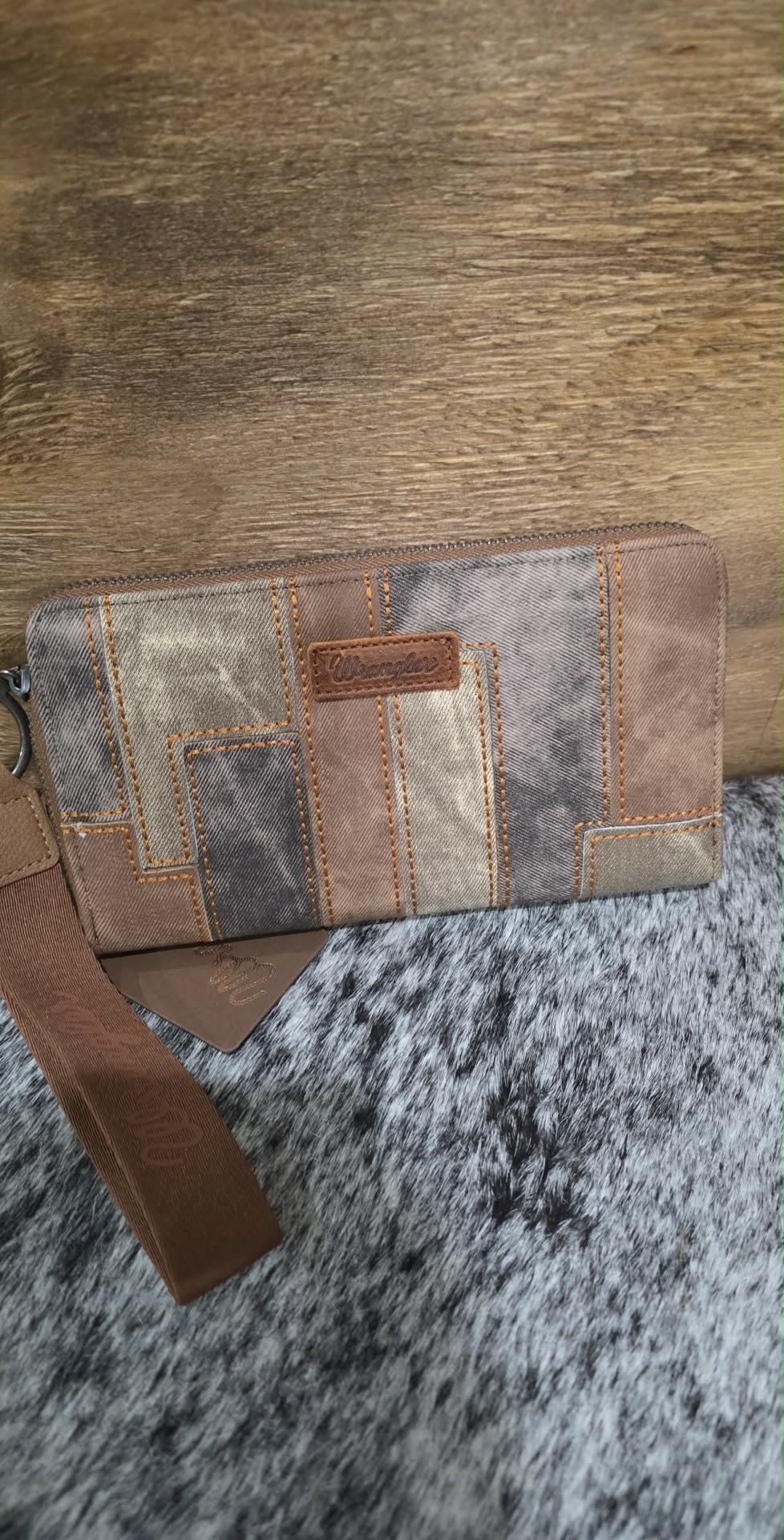 Wrangler Wristlet Wallet-Brown